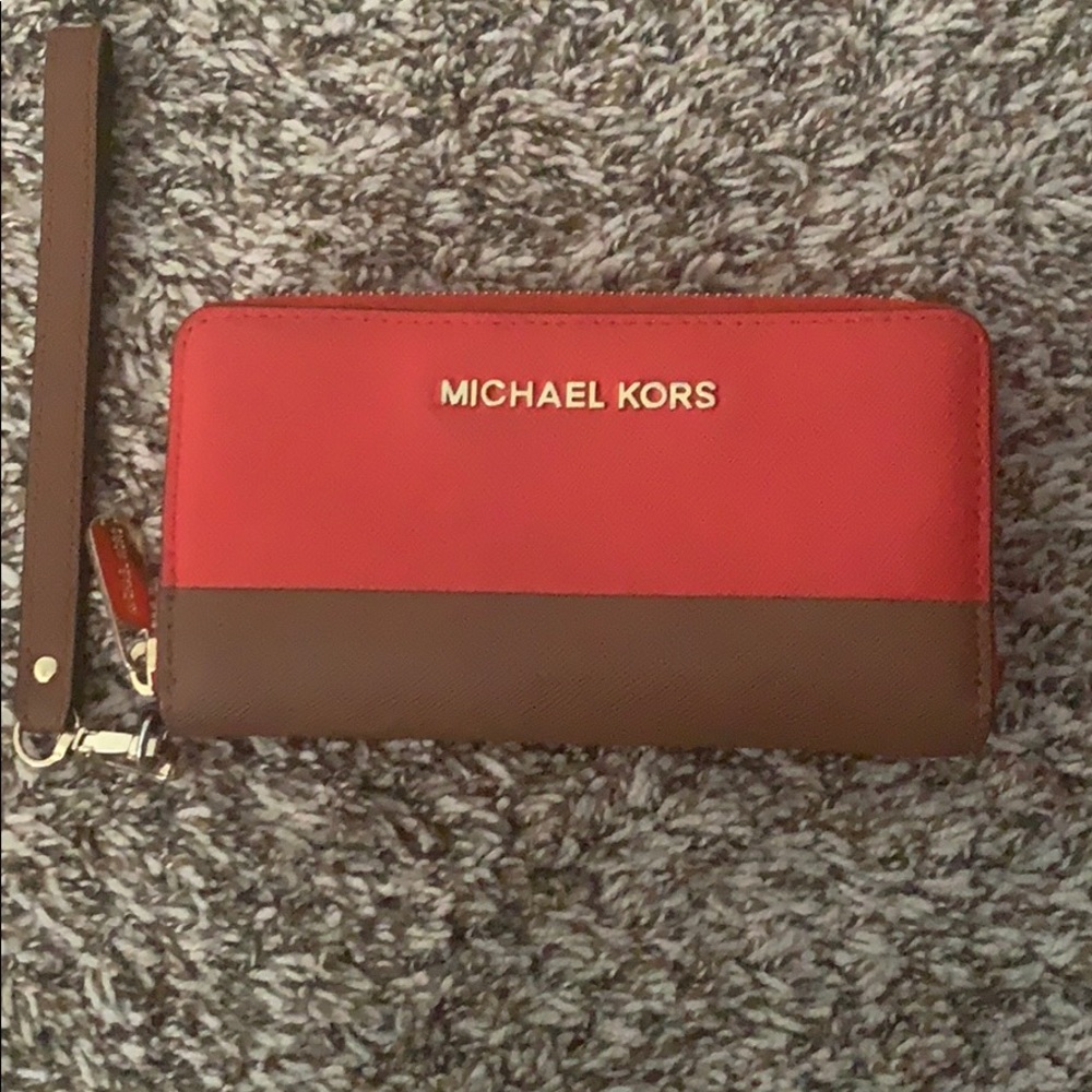 Michael Kors Wristlet Wallet